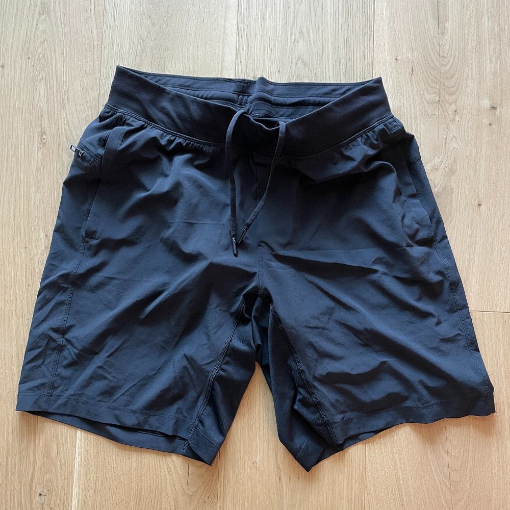 Lululemon Large Pace Breaker Lined Short 9"